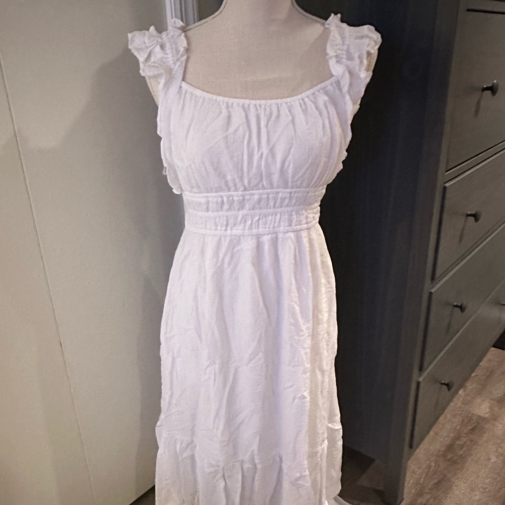 NWT Abercrombie Ruffle Strap Textured Maxi Dress